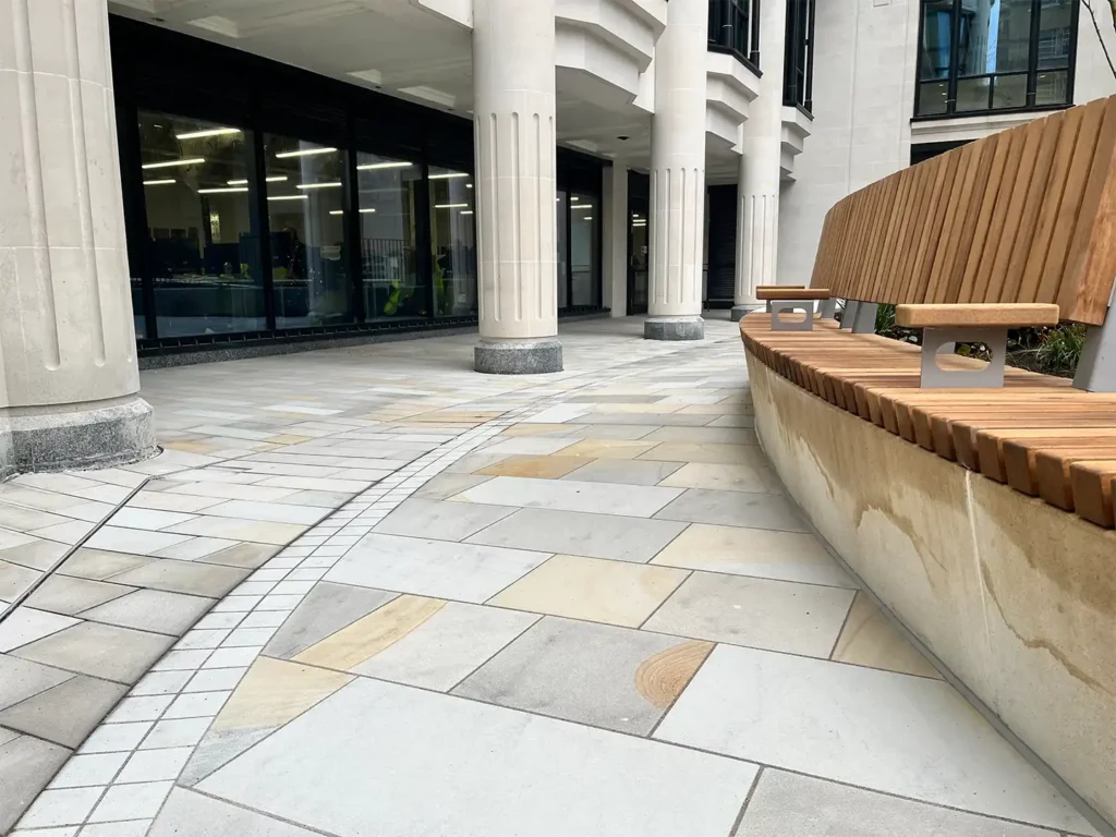 office-courtyard-united-kingdom-001